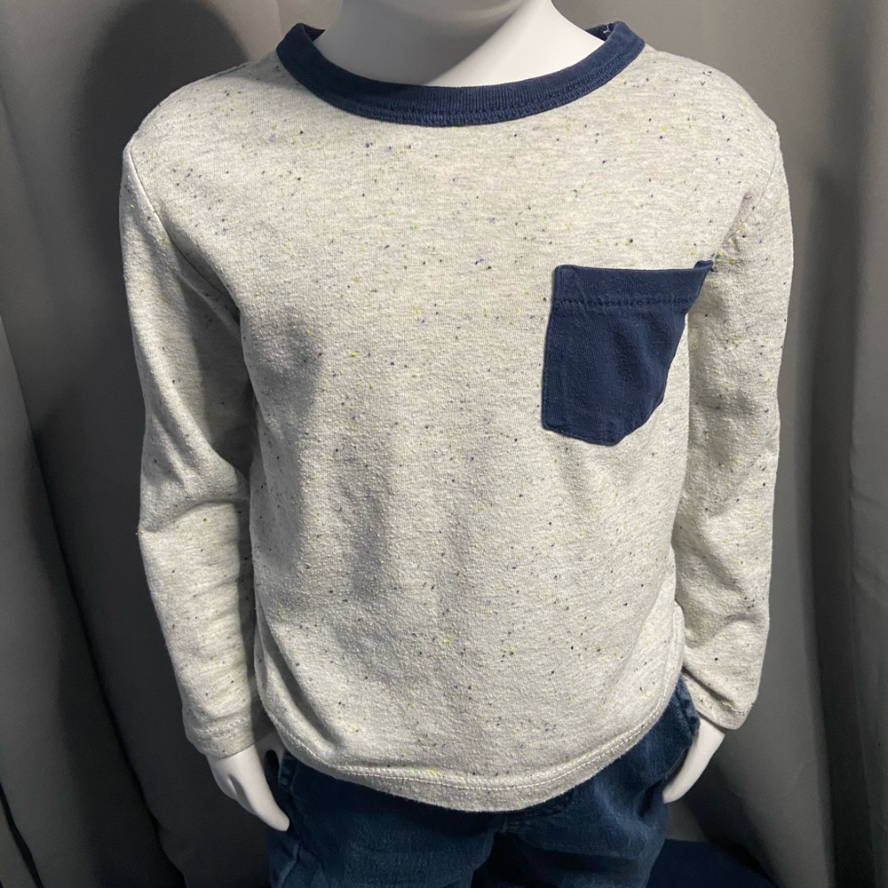 Long sleeve with blue pocket